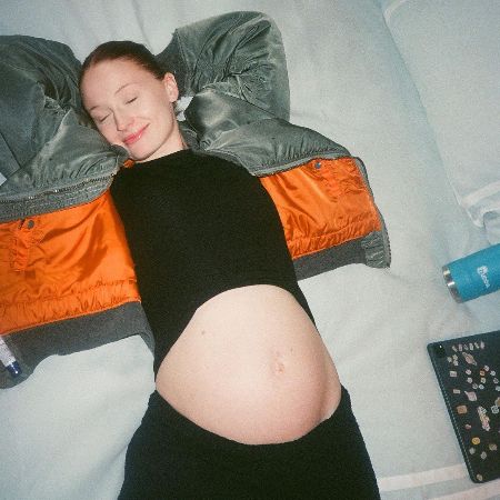 Sophie Turner posted a picture of herself during her pregnancy on her Instagram.